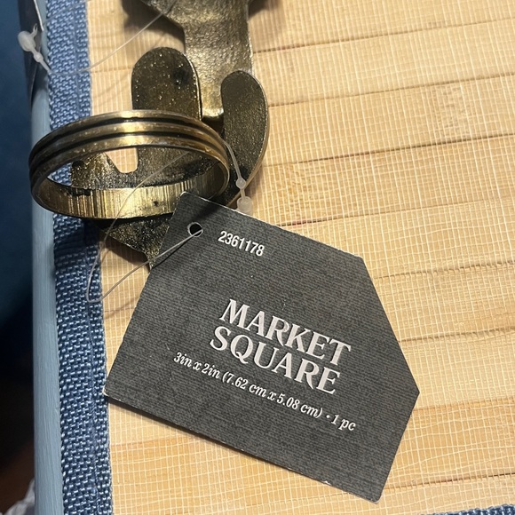 NWT!!!Set of 4!Elegant Cactus Napkin Ring Holder - Black and Gold - Picture 2 of 6